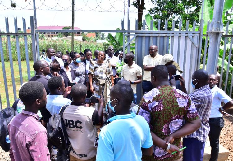 Hon. Miriam Mukyaye commissions the Greened Data Transmission Site in 📍Mbale City,#RCIP Commissioning